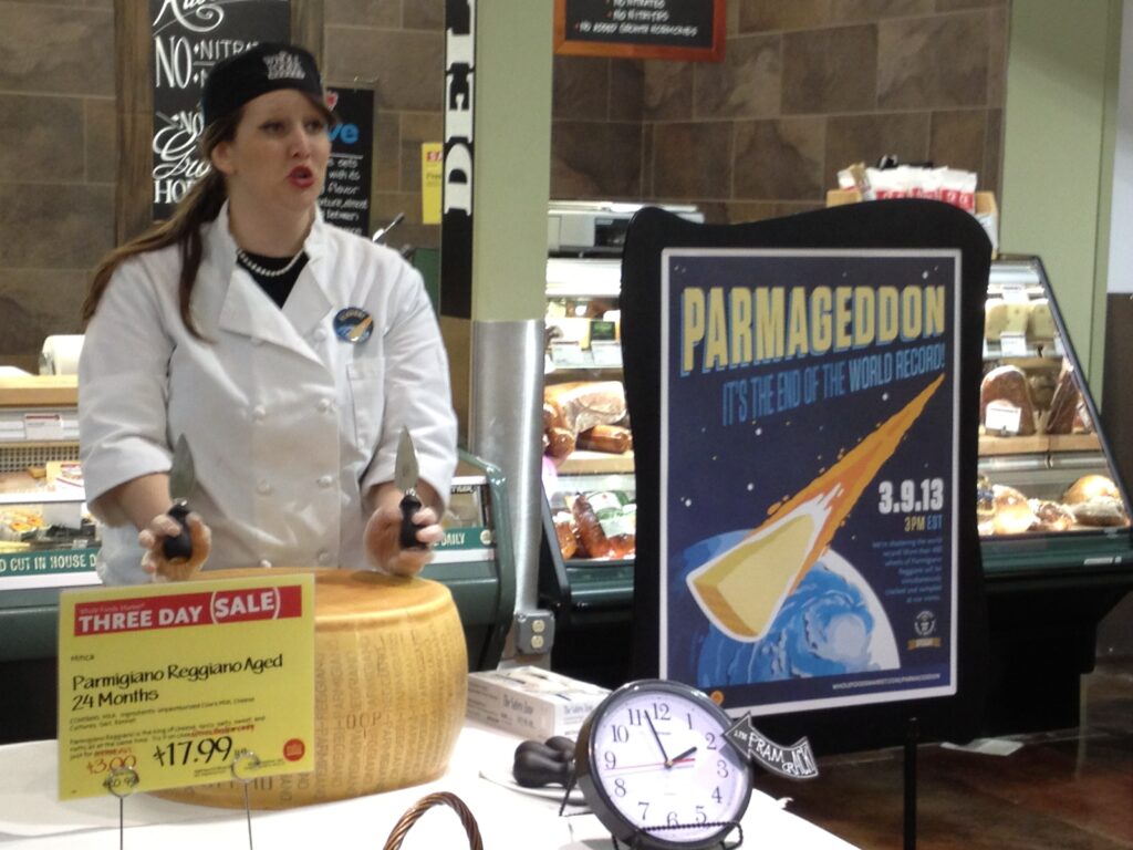 Rueda de queso en un mostrador de lacteos
