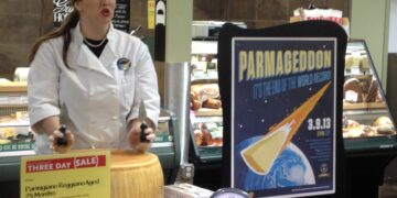 Rueda de queso en un mostrador de lacteos