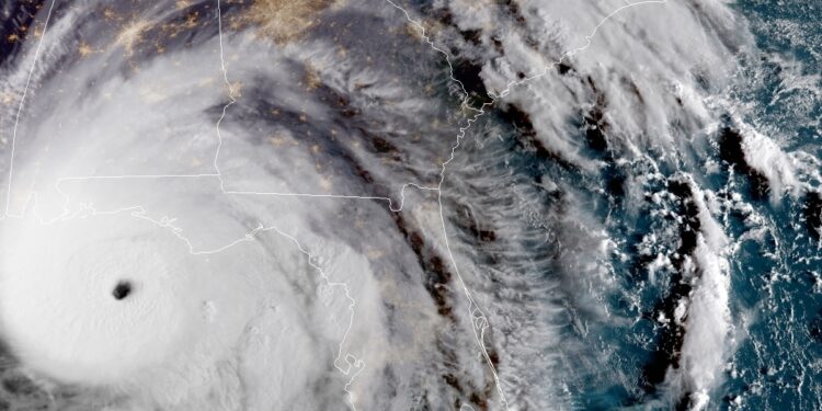 Imagen satelital de un sistema tropical sobre el Golfo de Mexico